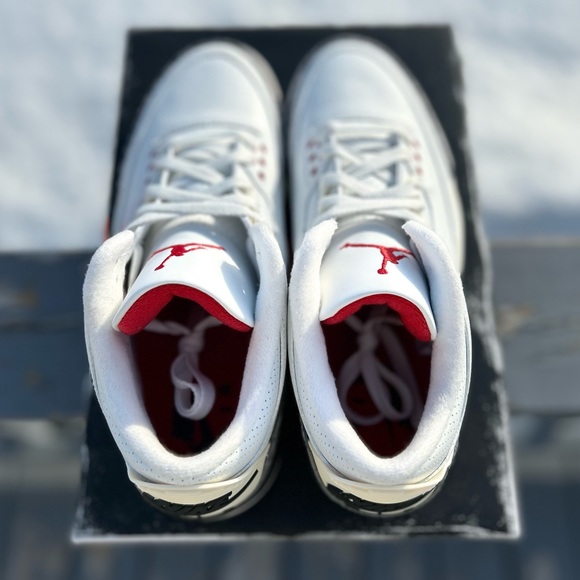 Air Jordan 3 Retro White Ciment - Picture 7 of 11